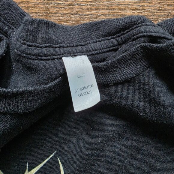 Black Graphic T-Shirt with Wolf Design - Picture 6 of 7